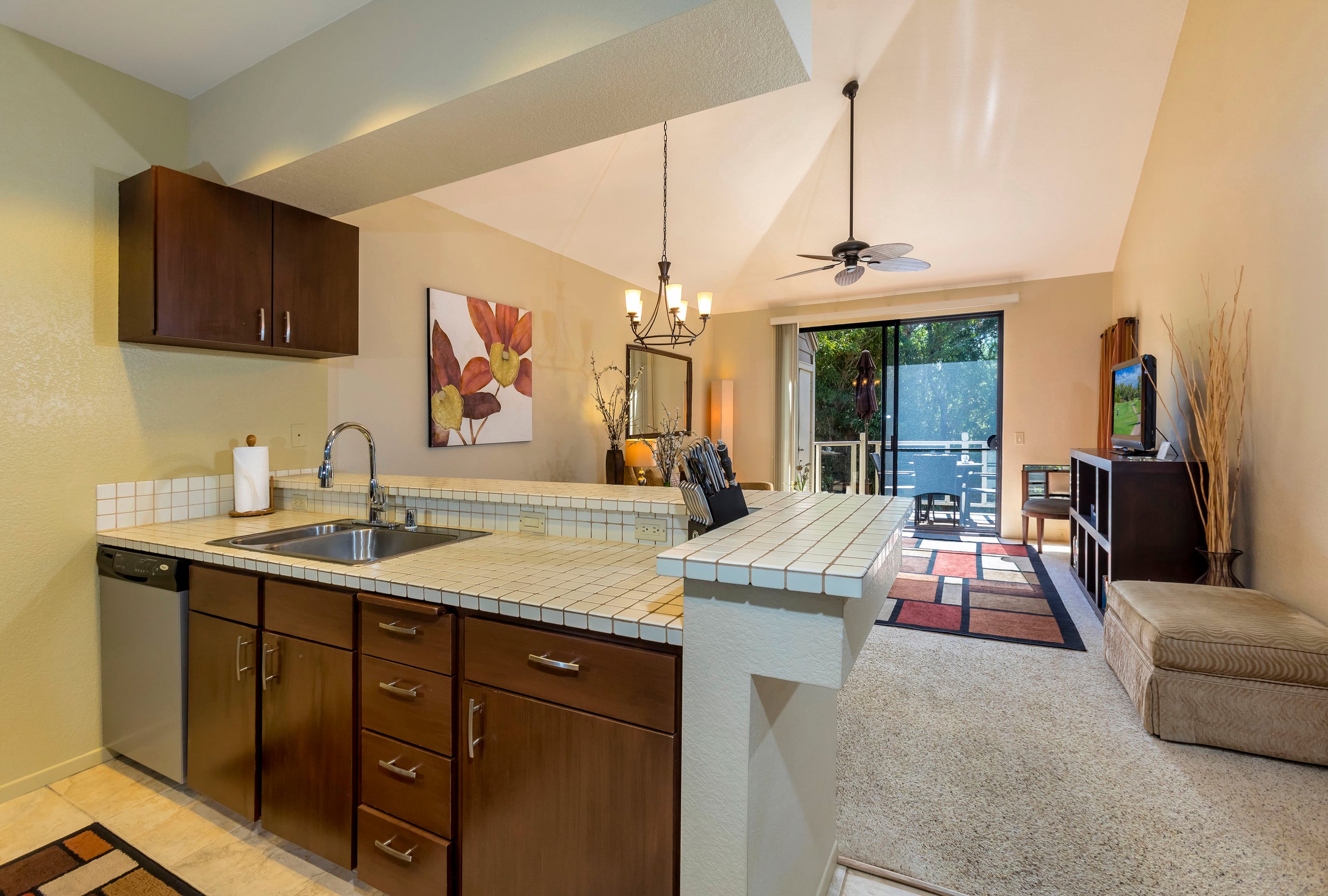 Condo in Wailea · ★4.71 · 1 bedroom · 2 beds · 1 shared bath - Image 5