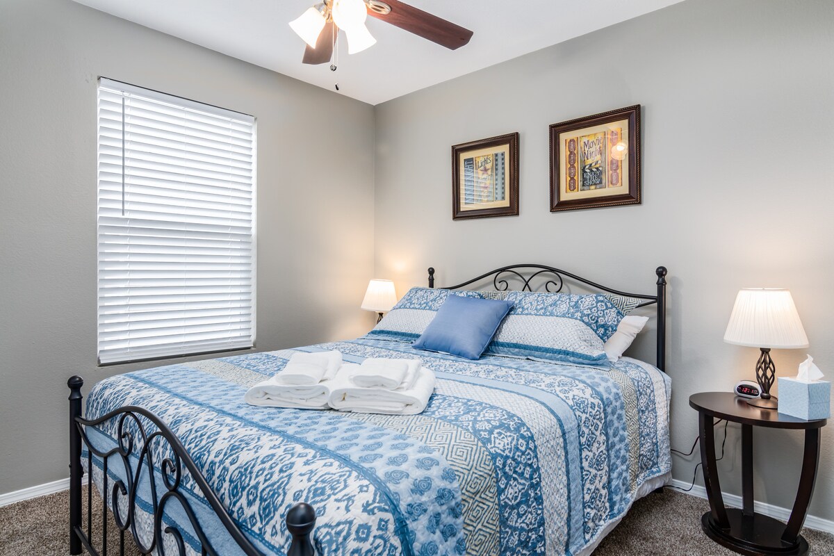 Спалня с двойно легло