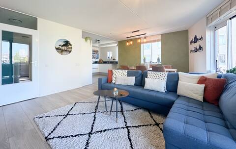 Top Airbnb: Stylish Urban Getaway With Balcony in Frederik Hendrikbuurt