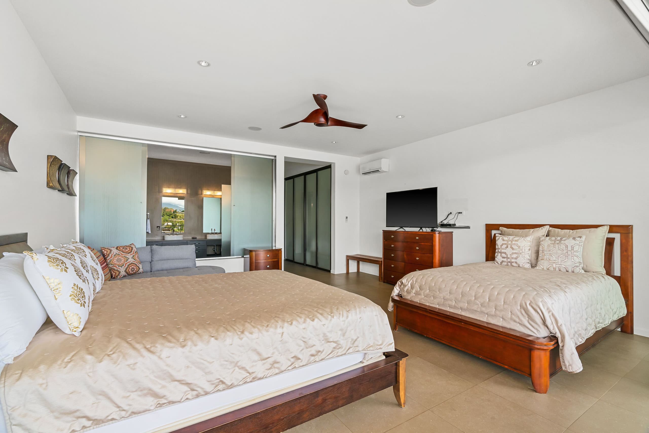 Home in Lihue · ★4.92 · 3 bedrooms · 5 beds · 3.5 baths - Image 14