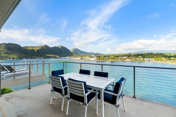 Oceanfront AC Living, Sleeps 10! gallery image 4