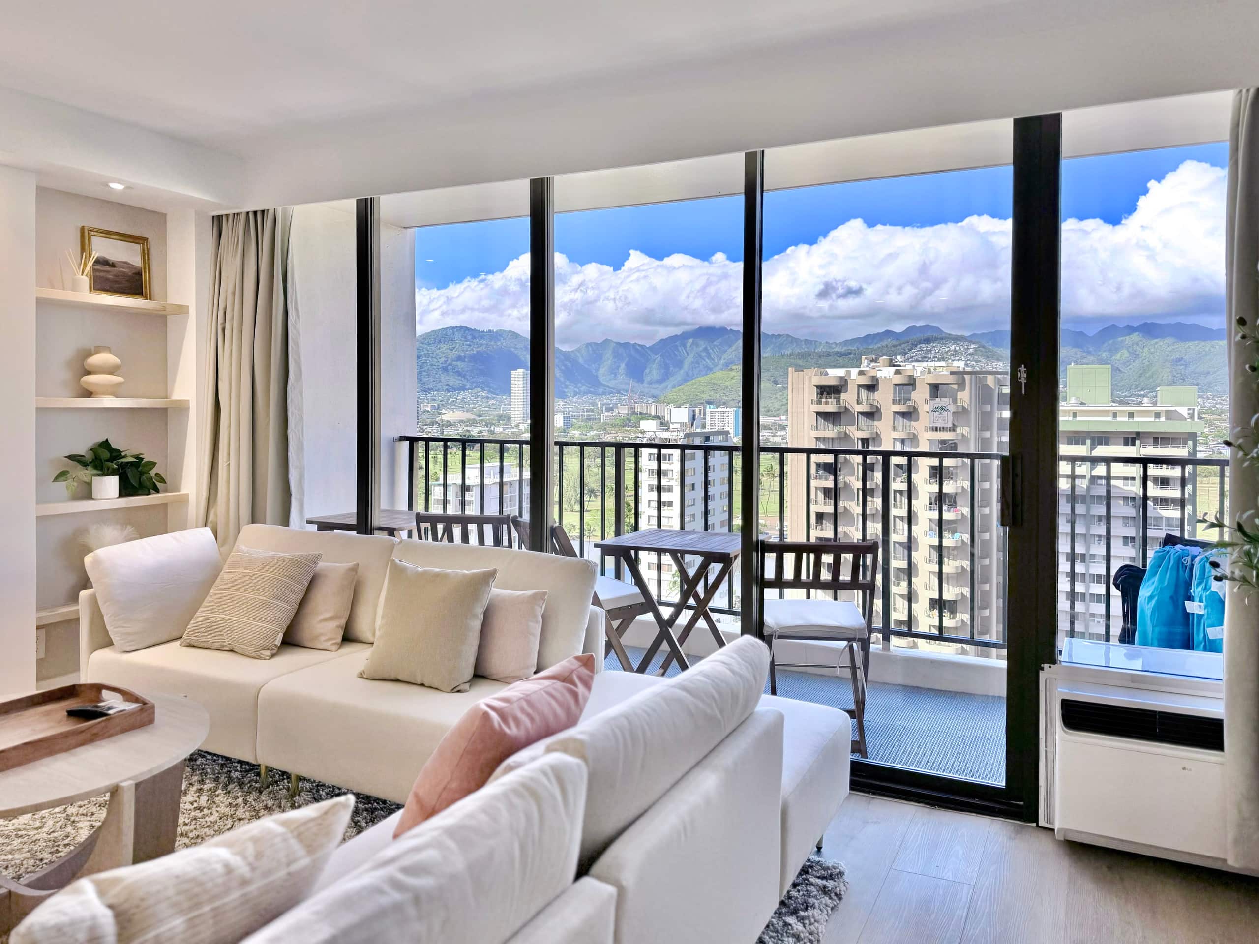 17F-Beautiful & Upscale-Waikiki Beach 1BR/Parking~ - Image 3
