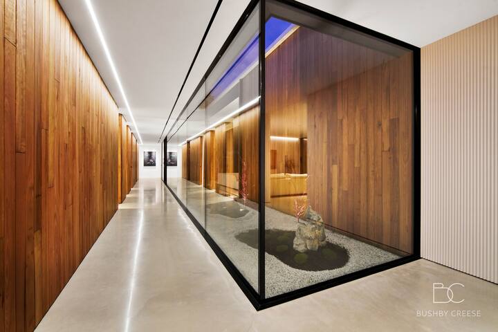 Asgard Luxury Escape gallery image 3