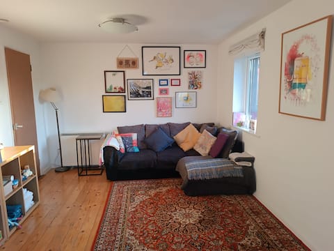 Bright arty 2 bed flat in Fishponds