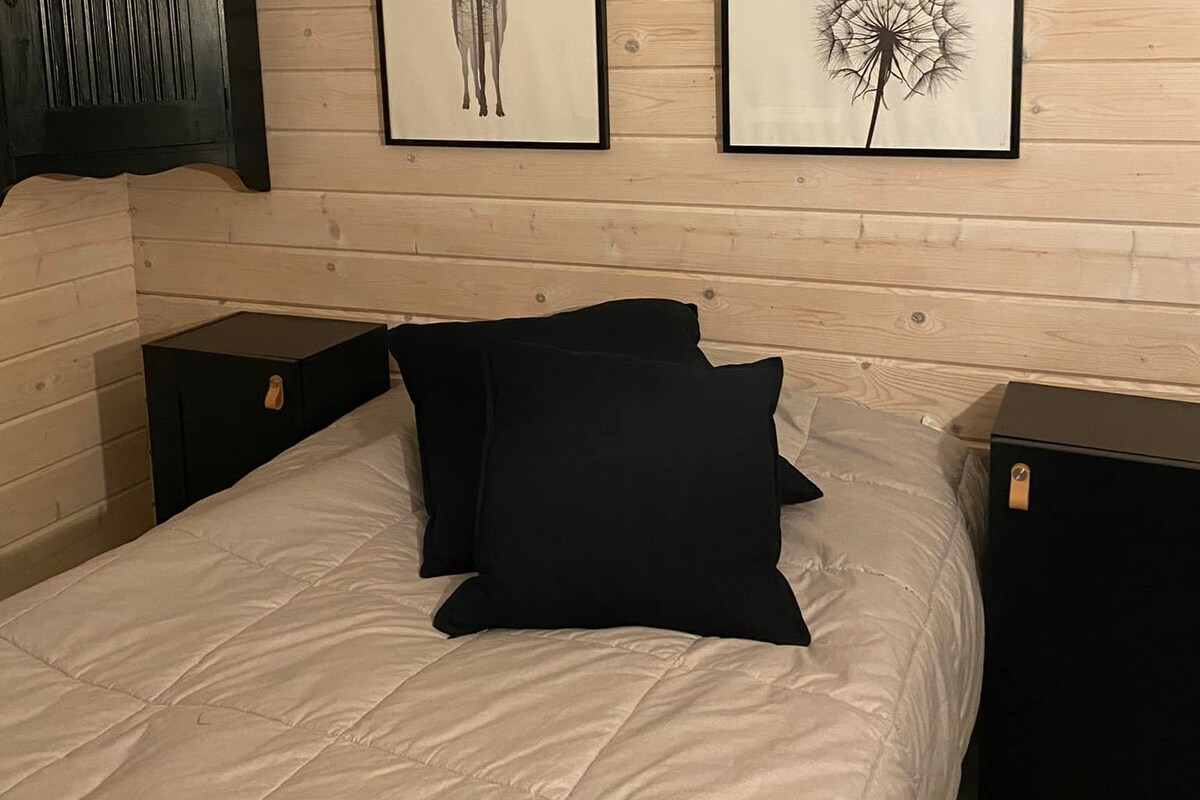 เตียงคู่ในโรงนา