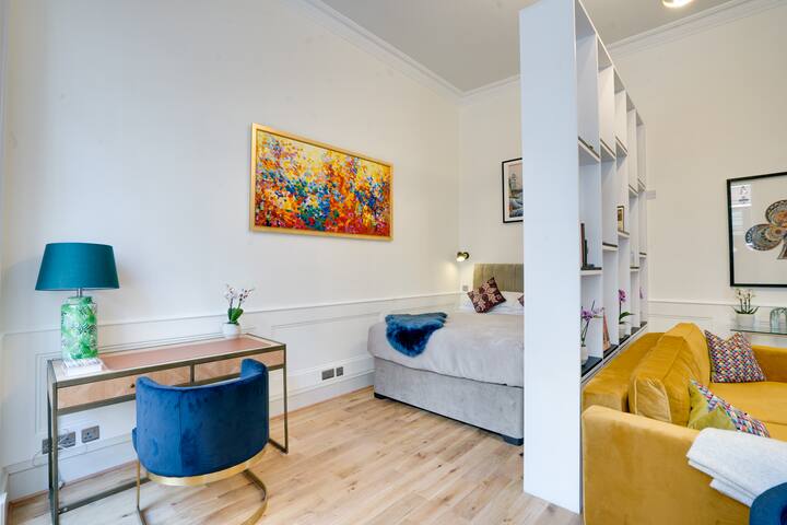 Designer Retreat by Green Park gallery image 3