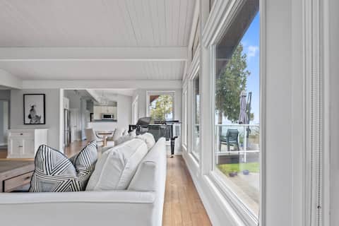 Bright suite with large patio and ocean view!