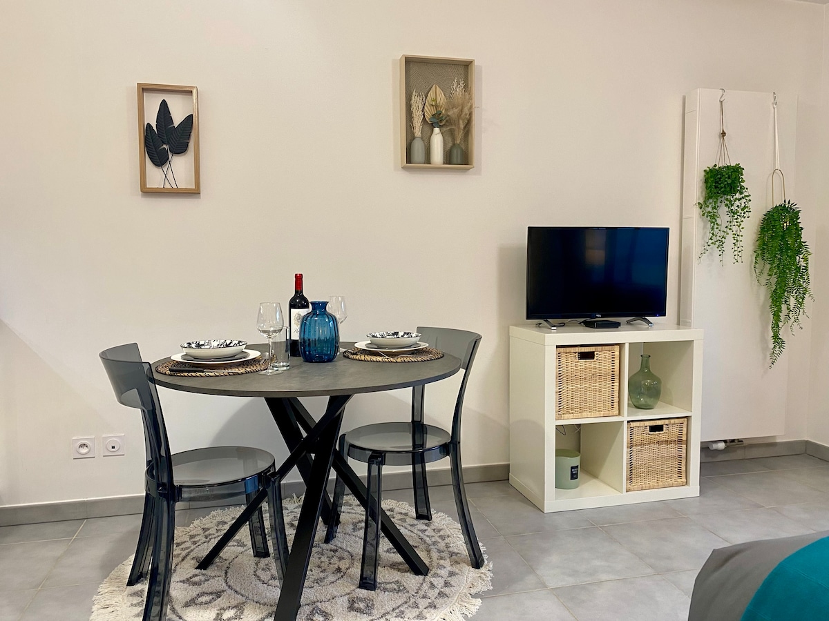 Annonce Airbnb populaire: Studio near Geneva - Wi-Fi, air conditioning à Diocèse De Belley Ars