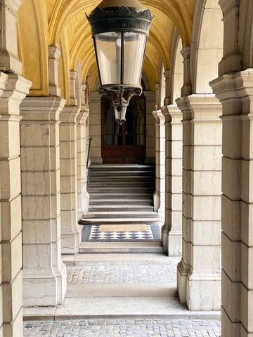 4* apartment of 210m2 center of the Lyon peninsula gallery image 2