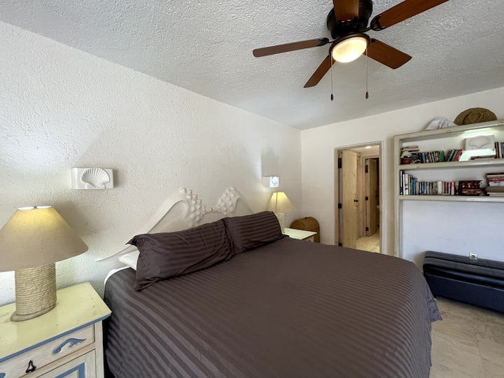 غرفة نوم رئيسية بحمام كامل