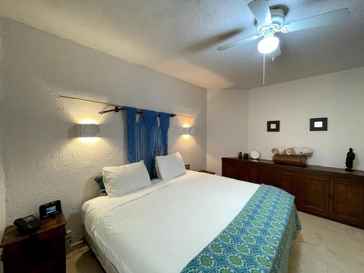 غرفة نوم ثانية بسرير بحجم كبير