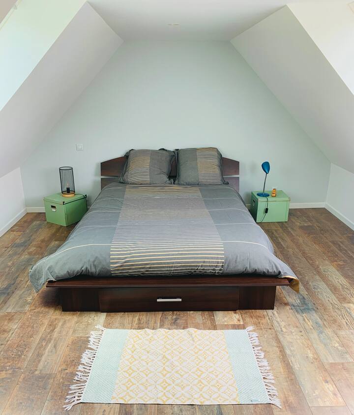 Dormitorio 2 - Cama de 200 x 140 - 2 .ª planta