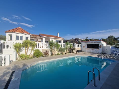 Beautiful villa with pool and panoramic views