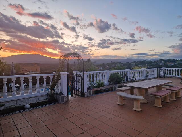 Magnifique villa avec piscine et vues panoramiques gallery image 4