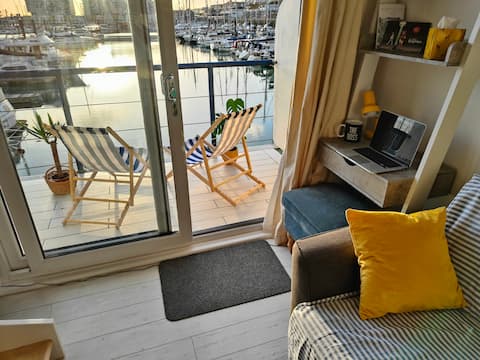 Tiny Float House Brighton