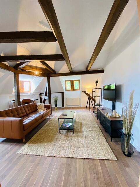YFB design apartment in the center 10