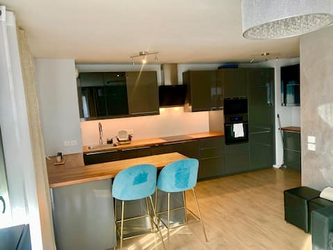 Quiet apartment near Paris + free parking