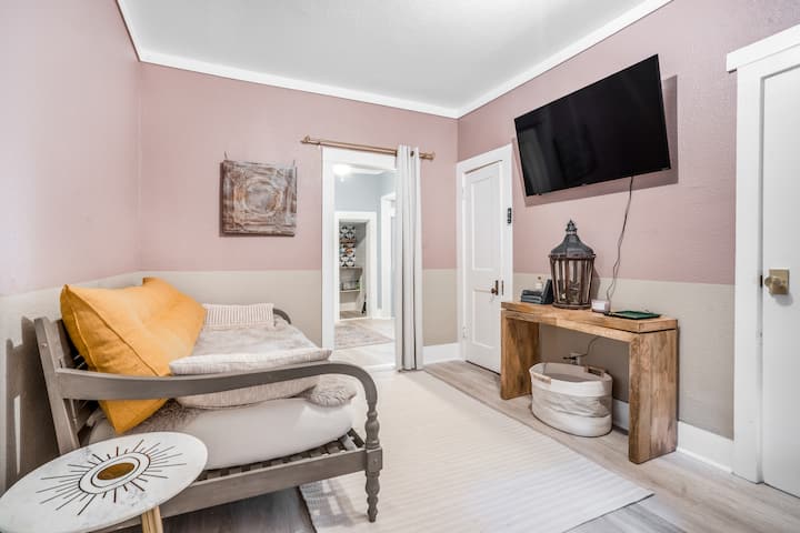 Lilac Sunshine Retreat Close To Hospital - Ardmore, OK