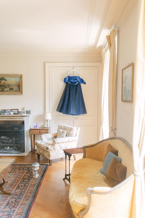 Popular Airbnb listing: Domaine de Haute Bruyère: House, pool & tennis in Yvelines