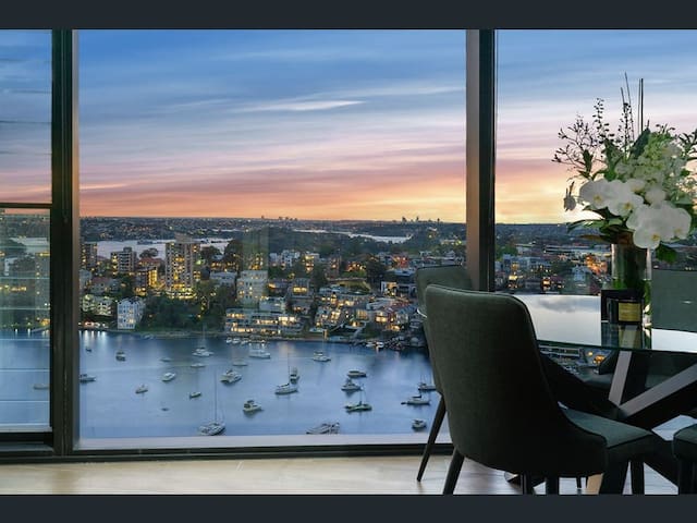 Unrivaled Harbour view at fully equipped 2BR apt