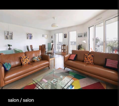 Top Airbnb: Apartment, Eiffel Tower view, modern and spacious in Levallois Perret
