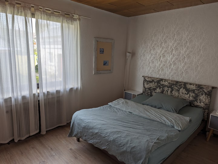 Საძინებელი 3  
საწოლი 140  სმ x 200 სმ