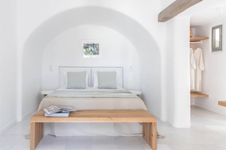 Aqua Breeze Estate in Naxos on the beach gallery image 4