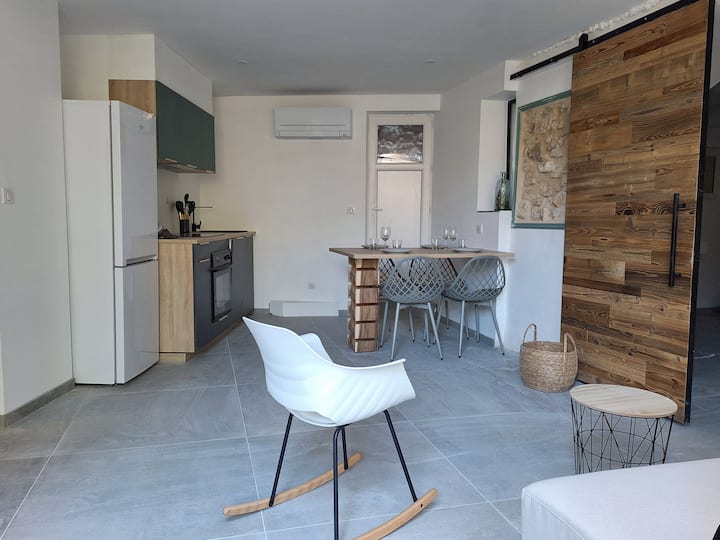 Maison De Village Avec Bassin - Le Thor