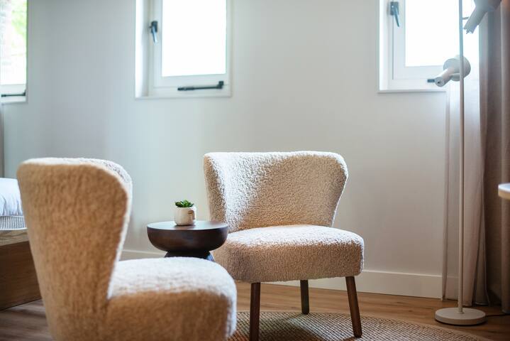 Storehouse Studio Boutique III gallery image 4