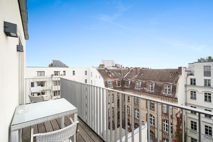 Airbnb Berlin Lux Penthouse 3 Bed, 3 Bath+ Balcony - Apartments for Rent in  Berlin, Berlin, Germany