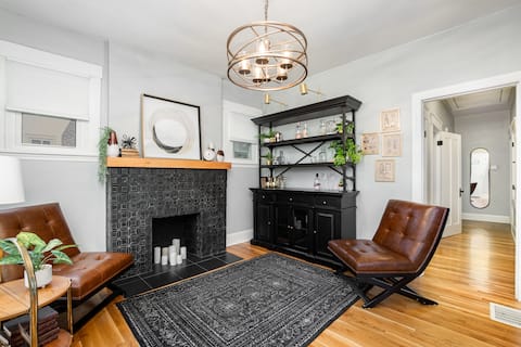 Popular Airbnb listing: Tranquil Oasis 2BR/2BA with King Bed & Coffee Bar in Madisonville