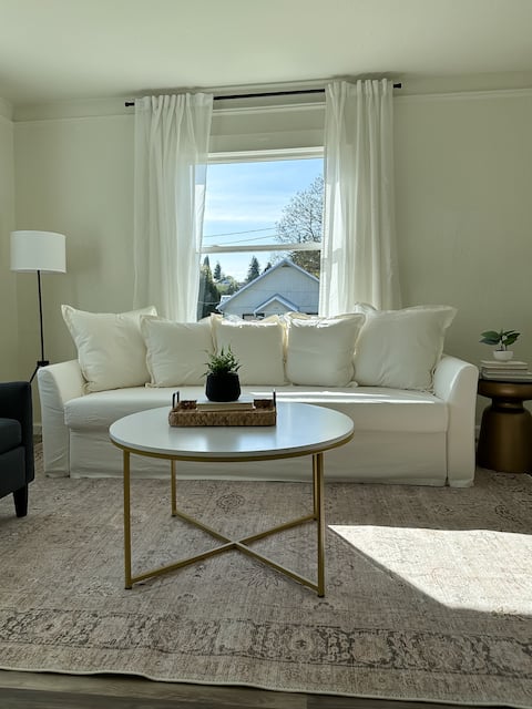 Cozy Newly Remodeled Cottage!