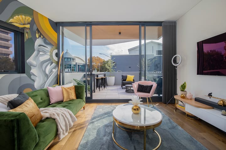 Sky Maiden On King With Private Terrace - Newcastle
