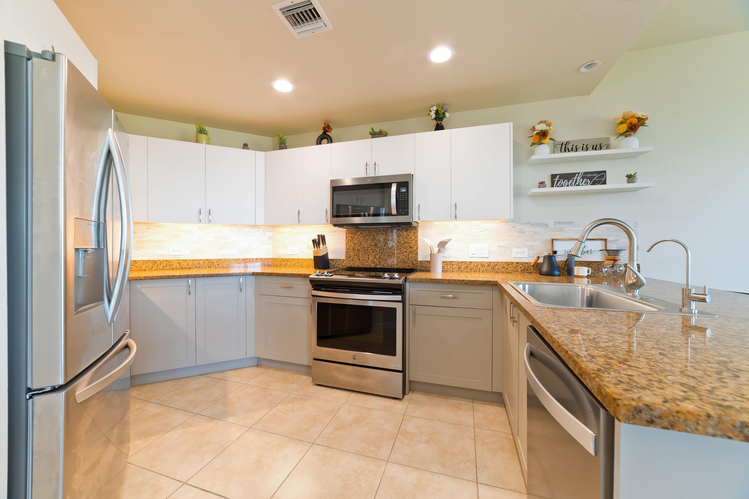 Townhouse in Kailua-Kona · ★5.0 · 3 bedrooms · 3 beds · 2.5 baths - Image 7