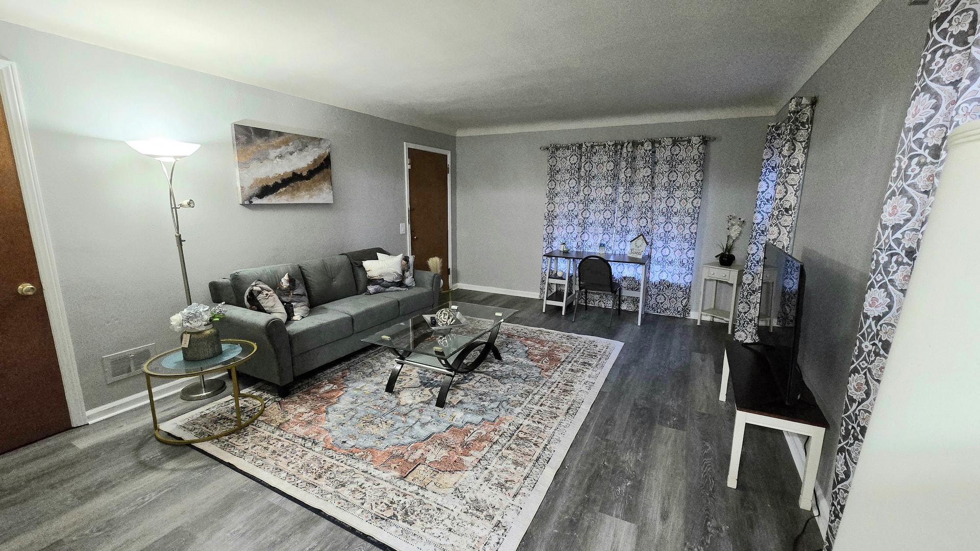 Cute 1Bd Apt close to everything