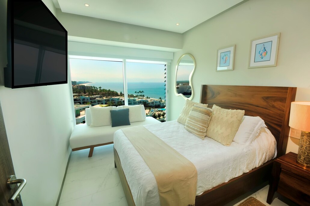 Მეორე საძინებელი ორადგილიანი საწოლით და ერთადგილიანი გასაშლელი დივნით