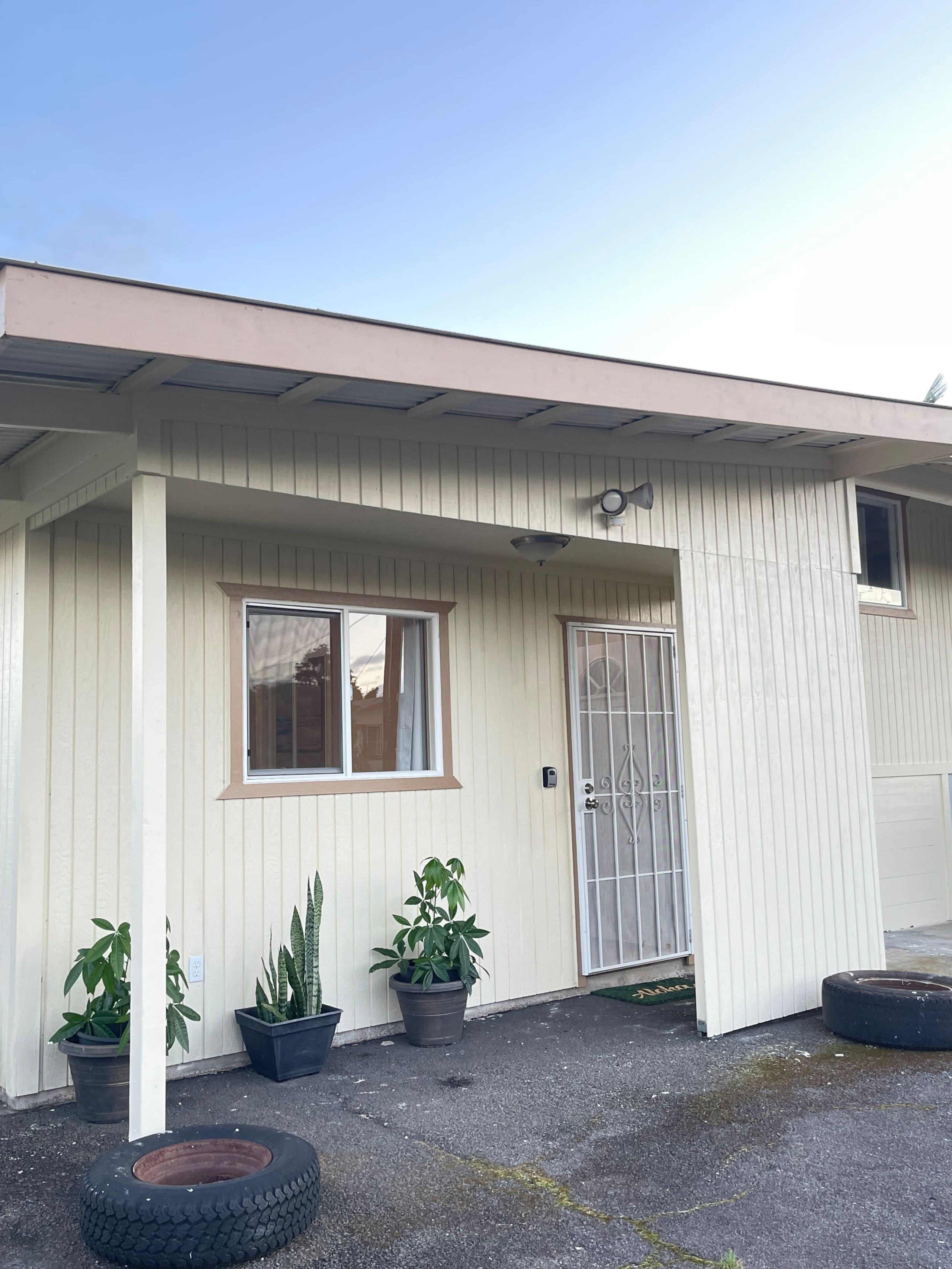 Home in Hilo · ★4.85 · 2 bedrooms · 2 beds · 1 shared bath - Image 3