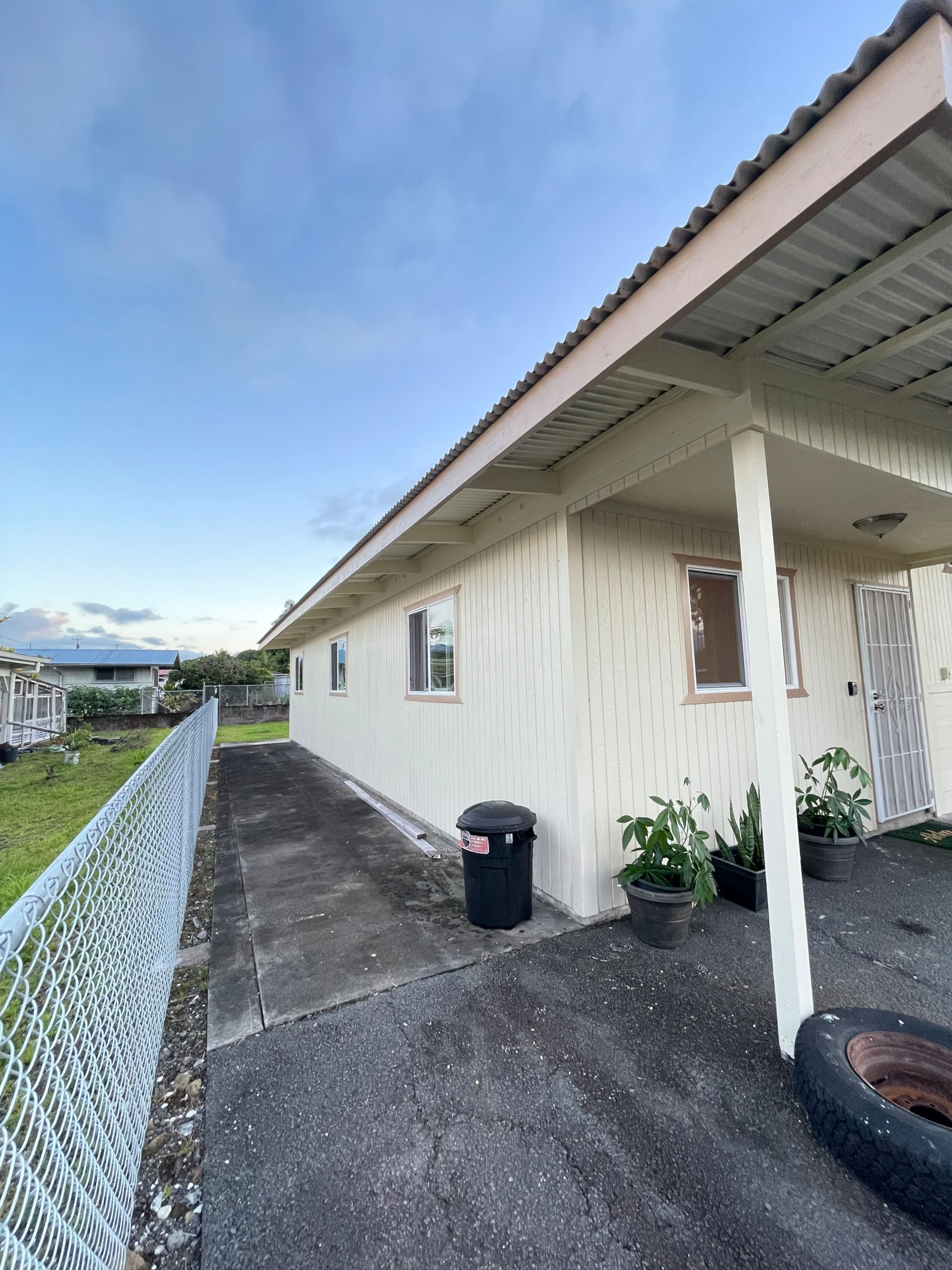 Home in Hilo · ★4.85 · 2 bedrooms · 2 beds · 1 shared bath - Image 11