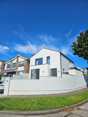 4-bedroom beach house