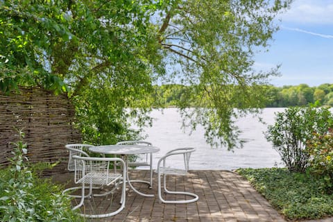 Villa directly by Skanderborg Lake with its own bathing jetty