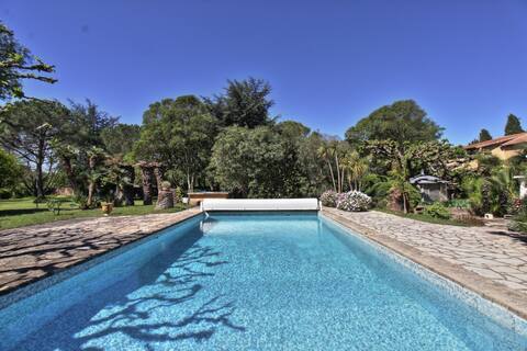 The Extraordinary - Tennis Swimming Pool & Billiards