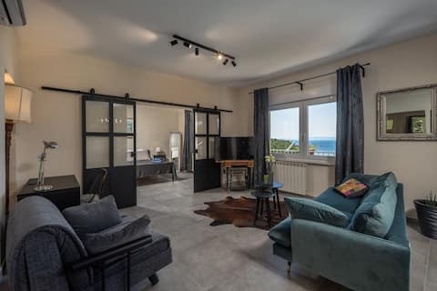 Top performing Airbnb: Beach apartment Kostrena 1 in Mjesni Odbor Draga