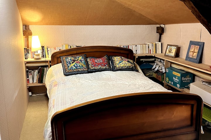 ห้องนอน 4: เตียงคู่ 1 หลัง