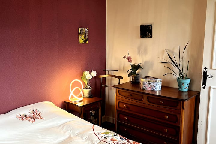 ห้องนอน 1 พร้อมเตียงคู่ 1 หลัง