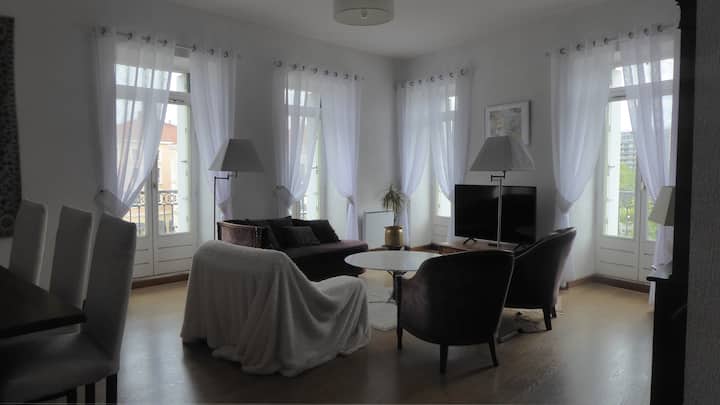 Bel Appartement Plein Centre - Beauvallon