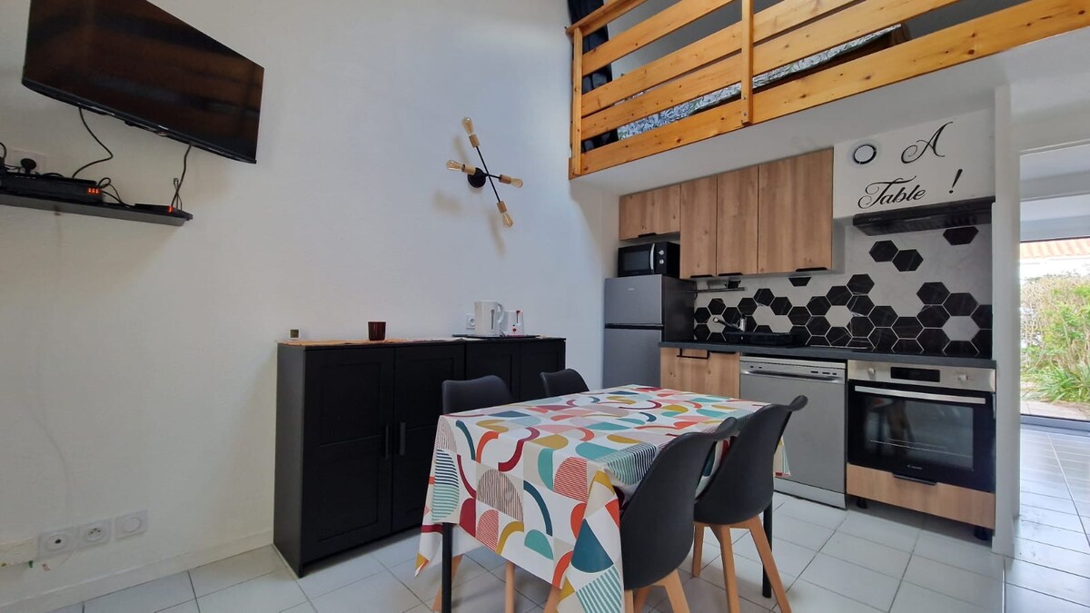 Top performing Airbnb: Nice house with terrace 5 minutes from Demoiselles beach in Saint Hilaire De Riez