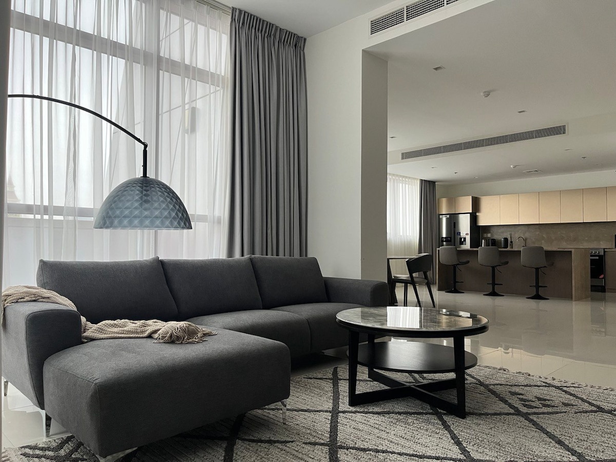 Top Airbnb: 2BR + Maid With Fantastic View in Trade Center First