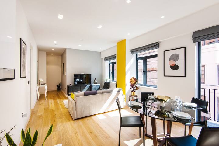 Heart of the Action: 2 bed nearby London Eye gallery image 3