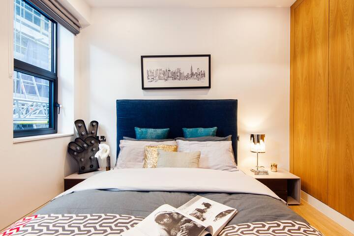 Heart of the Action: 2 bed nearby London Eye gallery image 2
