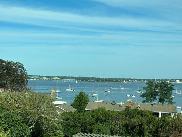 Jamestown Victorian – 15% End of Summer Discount gallery image 2